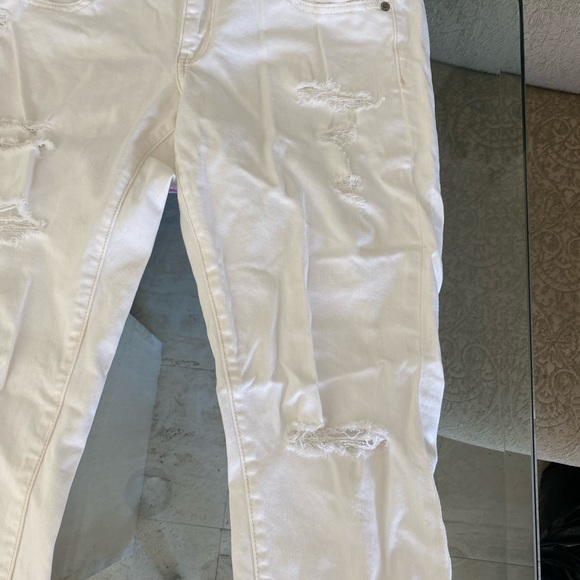 Ripped white jeans - Picture 3 of 9